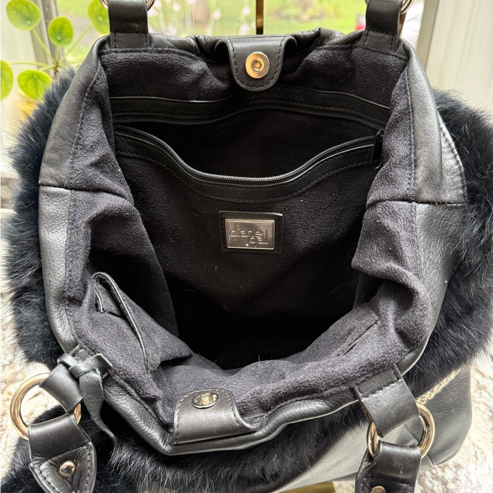 Luxurious Black Fur-Accent Shoulder Bag - Picture 9 of 10